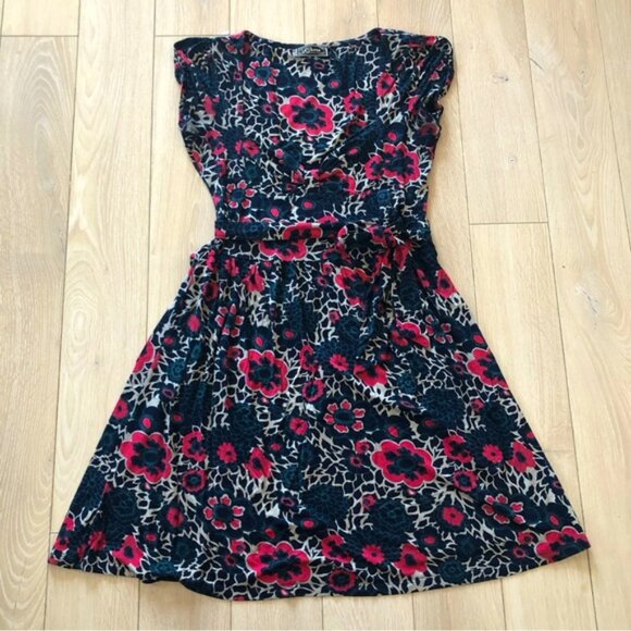 Guess Floral Print Tie Waist Dress in Red &Black Size S - Picture 1 of 13